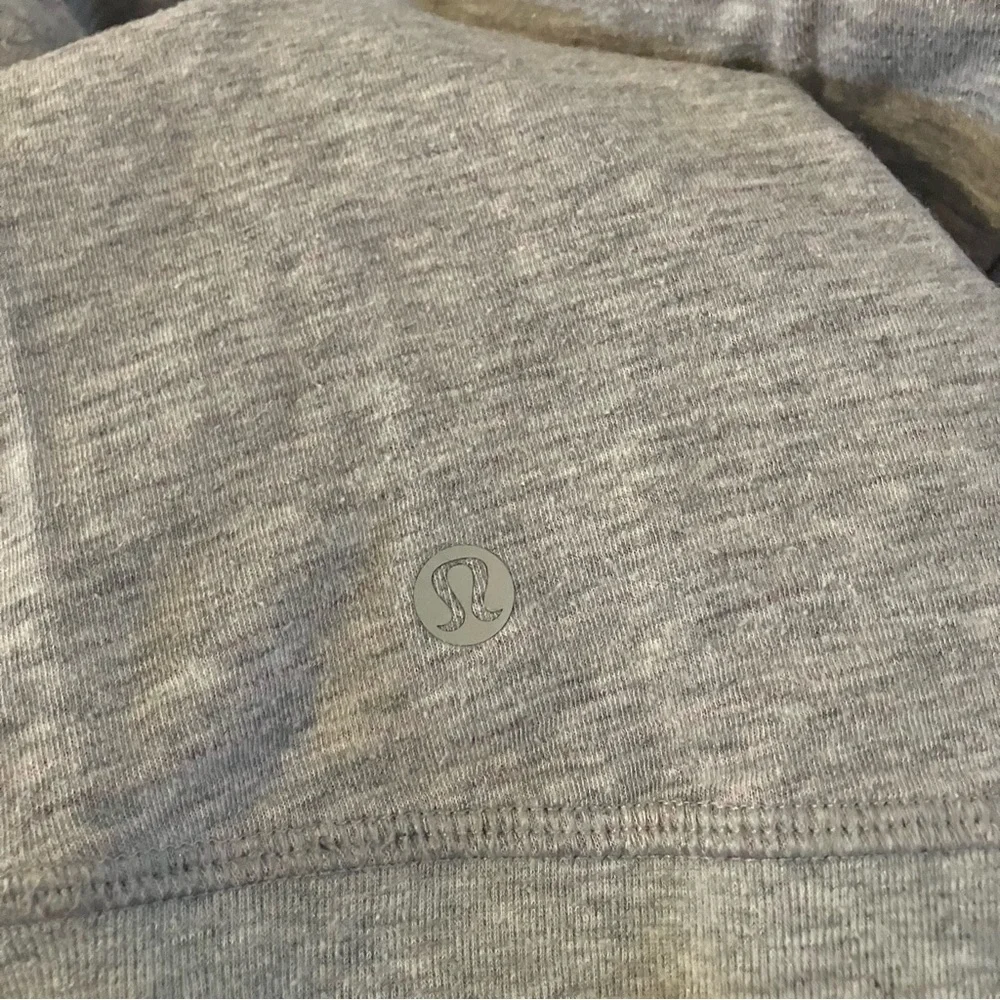 Lululemon | In A Cinch Reversible Gray & Pink Striped Cowl Neck Pullover - Picture 4 of 6